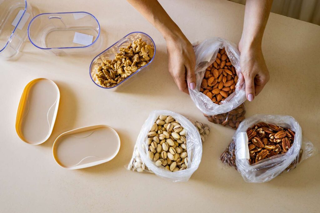 نگهداری آجیل در یخچال